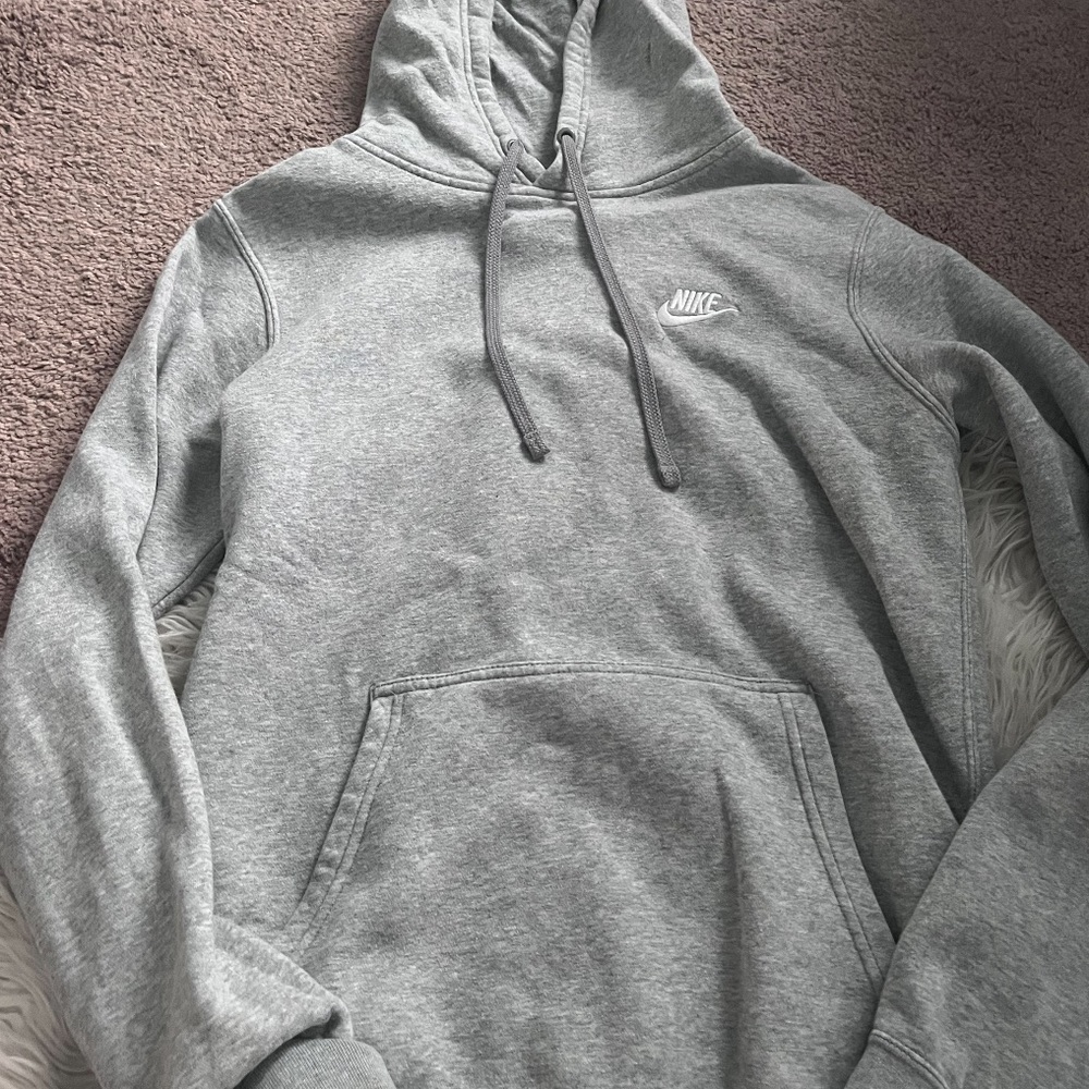 Grey women’s nike hoodie